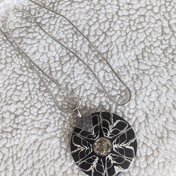 A Shell Pendant! - Picture 3 of 7